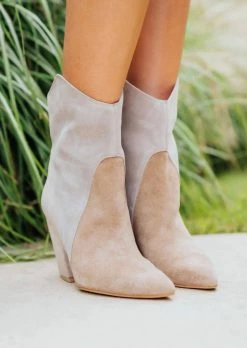 Dolce Vita Nestly Booties in Taupe Multi Suede for women 11 Dolce Vita Nestly Booties in Taupe Multi Suede for women -Dolce Vita store 613a7020f1b54b1eb26e08bd565818c4 bb1ce833 536b 4113 b081 a505d4540515 1080x